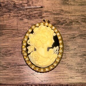 Elegant Cameo Pendant with Gold Accents
